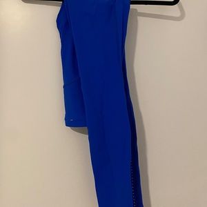 NWOT Lululemon 28 inch Blue Leggings Size 4